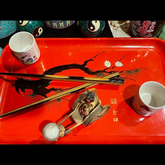 From Japan made in China tea set a two tall saki cups, four matching tea cups - Picture 5 of 16